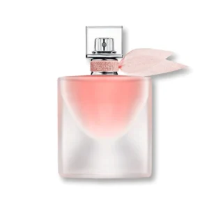 LANCOME PARIS La Vie Est Belle Hair Mist gives hair a sweetly happy fragrance with notes of pear and black currant.