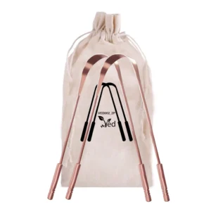 This two-pack of Ved 100% pure copper tongue scrapers comes with eco-friendly travel bags, offering a durable, hygienic, and comfortable way to improve oral health and reduce bad breath.