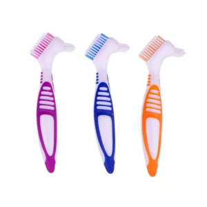 This denture brush set includes three double-sided brushes with ergonomic handles and multi-layered bristles for effective and comfortable cleaning of dentures and false teeth.