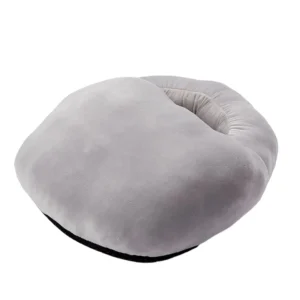 This electric heated foot warmer uses USB power to provide relaxing, energy-efficient warmth and constant temperature under your desk, in your living room, or at home.