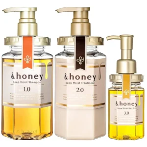 &honey Deep Moisture 3-piece set includes moisturizing shampoo, treatment, and hair oil for dry, thirsty hair with a flower and honey scent.