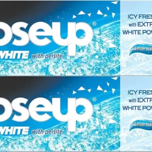 Two tubes of CLOSE UP Icy White Winterblast toothpaste for fresh breath and whiter teeth.