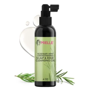 Mielle Rosemary Mint scalp oil is infused with biotin to cleanse product build up from the scalp and edges, refreshing hair without water.