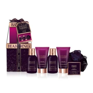 This Moonlight Fig pamper gift set by Baylis & Harding contains body wash, shower creme, body lotion, hand cream, bath soak crystals and a body polisher, all beautifully presented in reusable gift boxes and suitable for vegans.