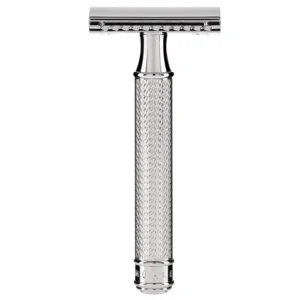 The MÜHLE R89 closed comb safety razor provides a close, comfortable shave with its chrome-plated design and traditional barbershop quality.