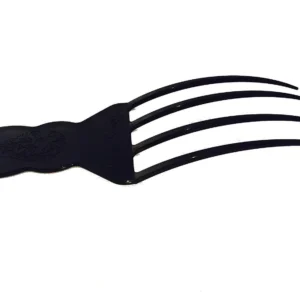 The black scalp soother provides an amazing massage to stimulate the scalp, promoting healthy hair growth and safely softening itching associated with protective styles.