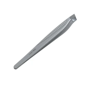 Medical-grade stainless steel STALEKS Classic 15 Type 3 eyebrow tweezers with wide, slanted edges and a gritted handle for a comfortable and precise grip.